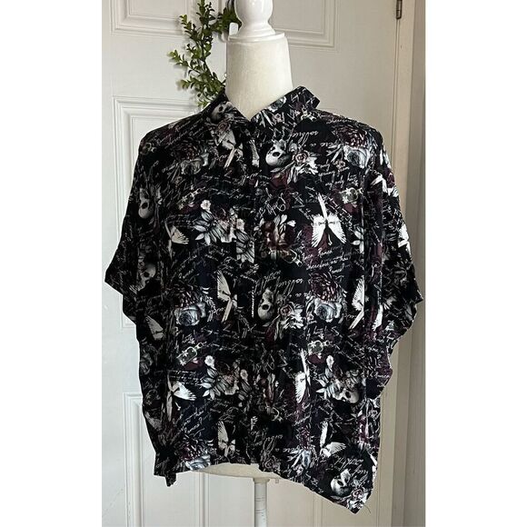 Dark Romance Script Boxy Girls Crop Woven Button-Up Plus Size 1 - Picture 2 of 10